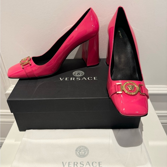 Brand new VERSACE Medusa Medallion Patent Leather Heels - Picture 1 of 5